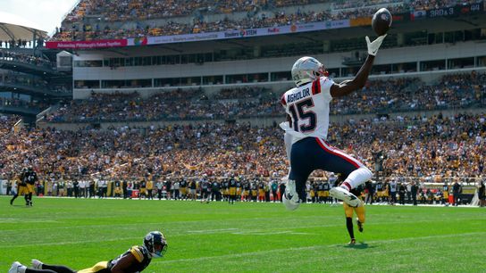 Podcast: Bedard breaks down Patriots win over Steelers with 98.5 The SportsHub 09.18.22 taken at BSJ Headquarters (Patriots)